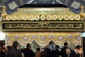زلال اشک بر گونه زائران حضرت زقیه جاری شد زلال اشک بر گونه زائران حضرت زقیه جاری شد
