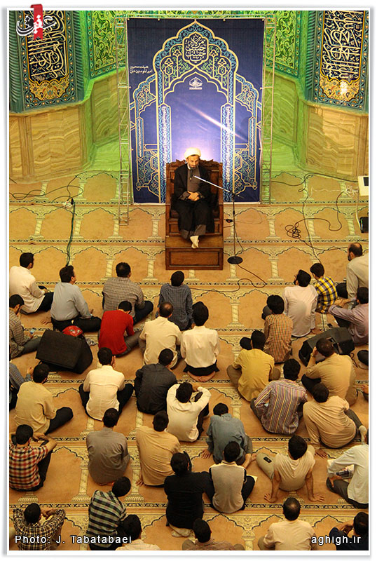 حجت الاسلام علیرضا پناهیان در مسجد امام صادق(ع) - ماه رمضان 93