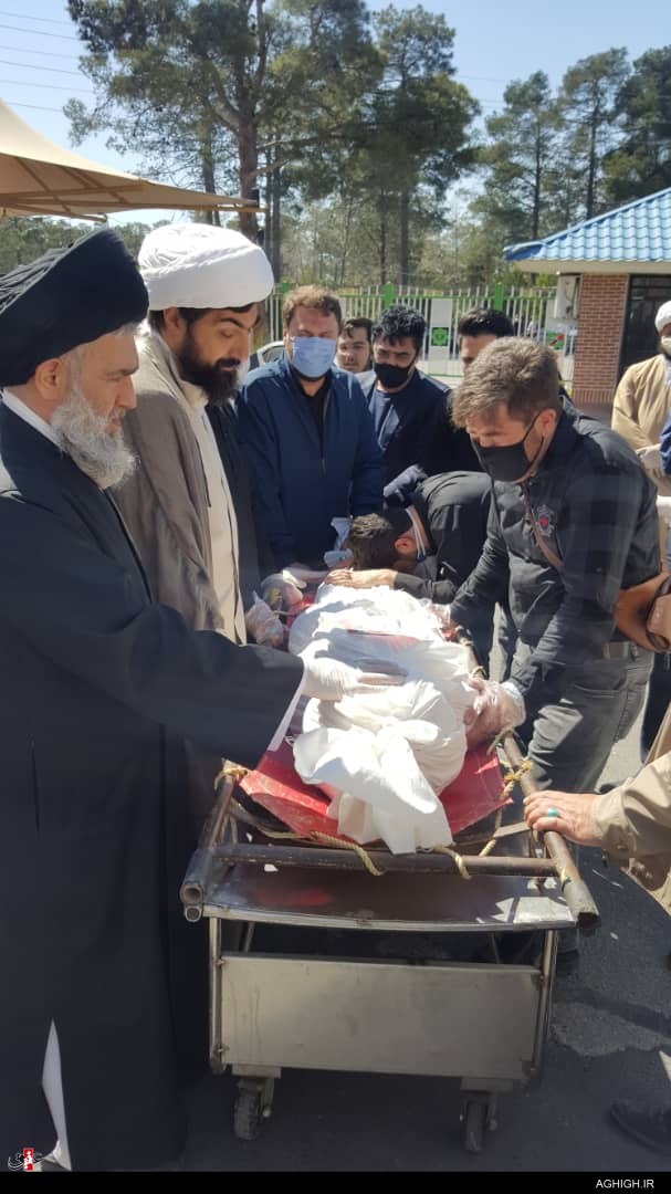 تغسیل و اقامه نماز بر پیکر حاج یونس حبیبی در بهشت زهرا (س) تغسیل و اقامه نماز بر پیکر حاج یونس حبیبی در بهشت زهرا (س)