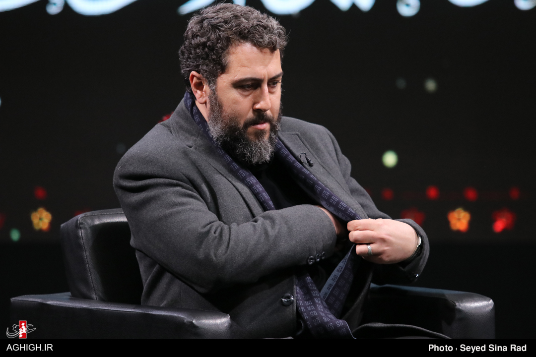 شاعر باید وسط معرکه باشد شاعر باید وسط معرکه باشد