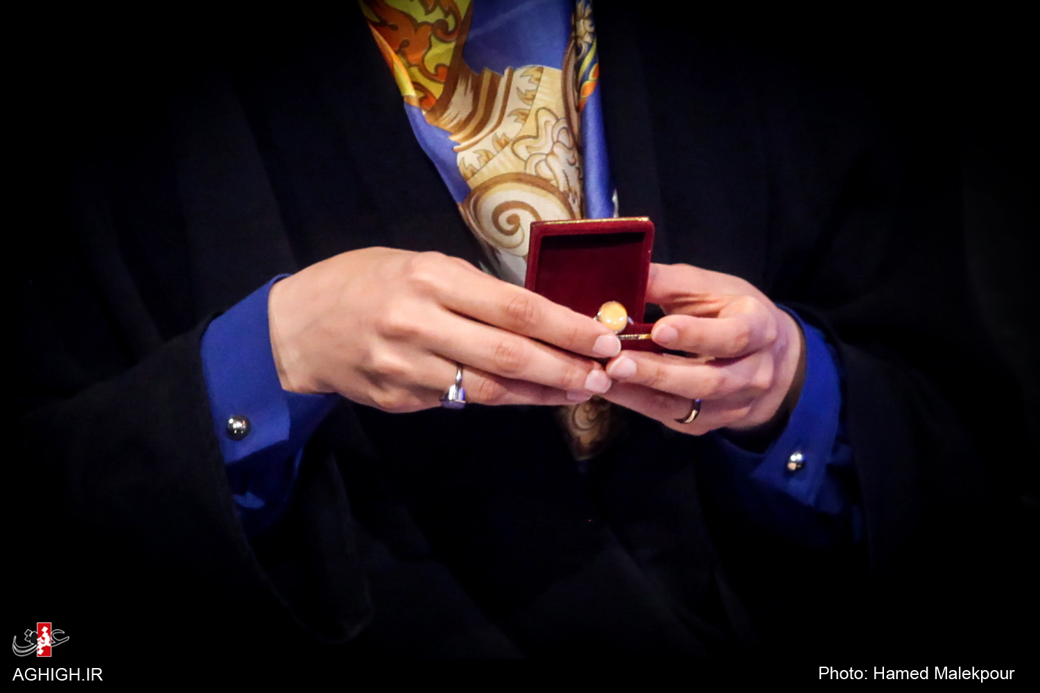 صله ای که یک مداح از حاج منصور گرفت/ انگشتر رهبری واسطه آزادسازی زندانیان