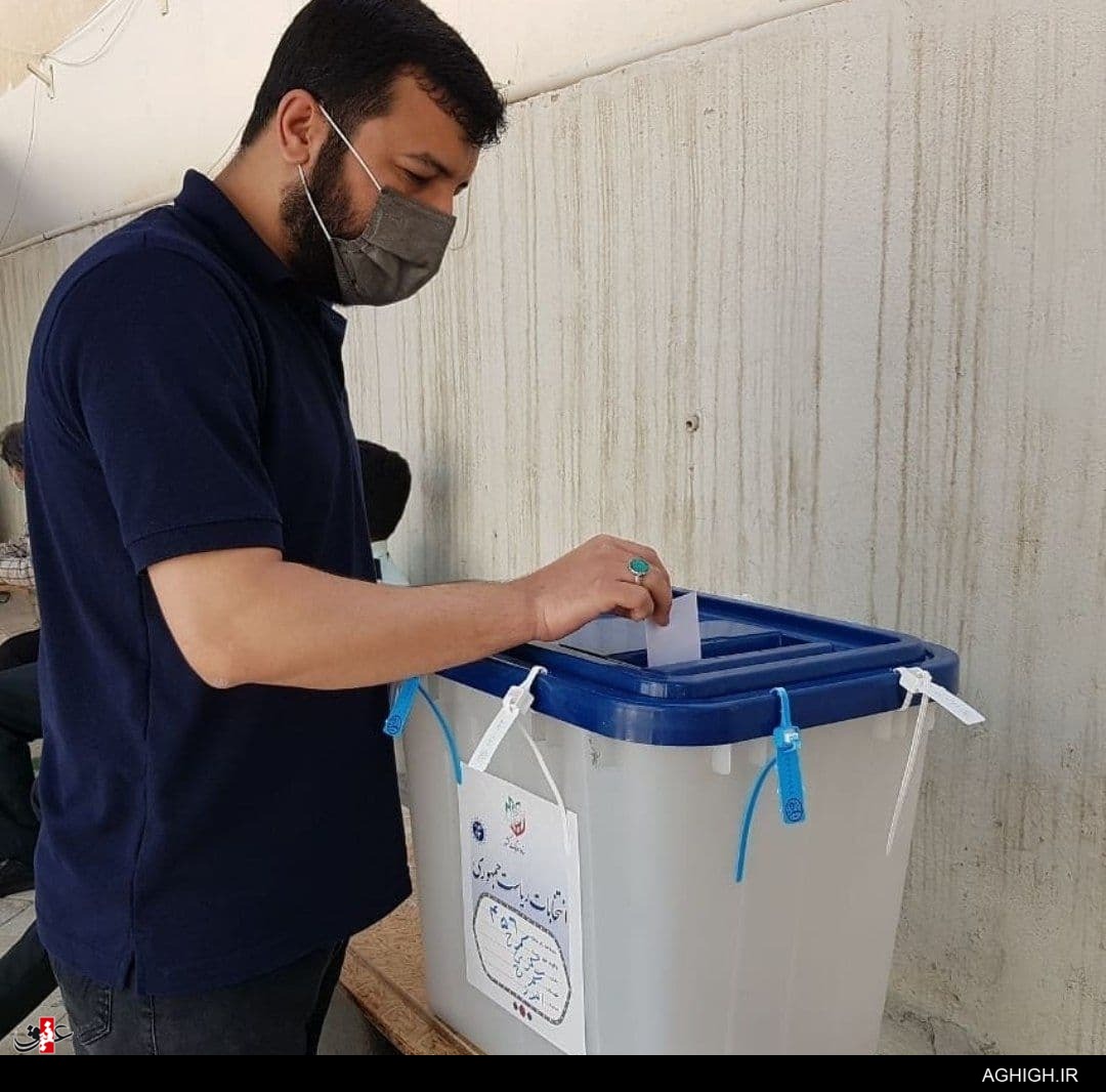 حضور مداحان و سخنرانان پای صندوق رأی+تصاویر