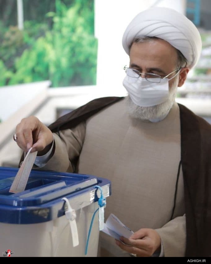 حضور مداحان و سخنرانان پای صندوق رأی+تصاویر