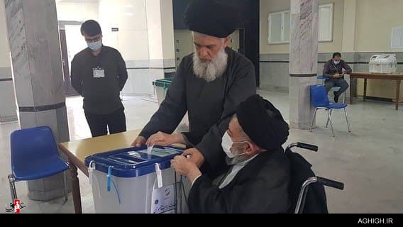 حضور مداحان و سخنرانان پای صندوق رأی+تصاویر