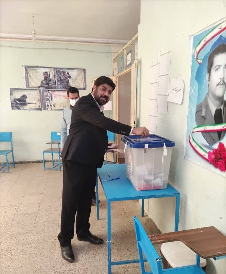 حضور مداحان و سخنرانان پای صندوق رأی+تصاویر