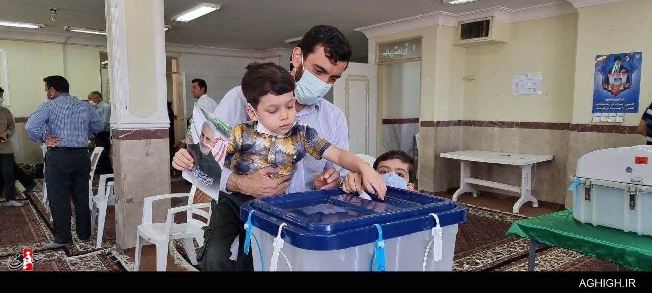 حضور مداحان و سخنرانان پای صندوق رأی+تصاویر