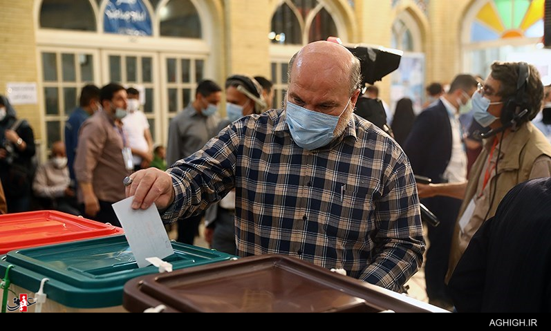 حضور مداحان و سخنرانان پای صندوق رأی+تصاویر