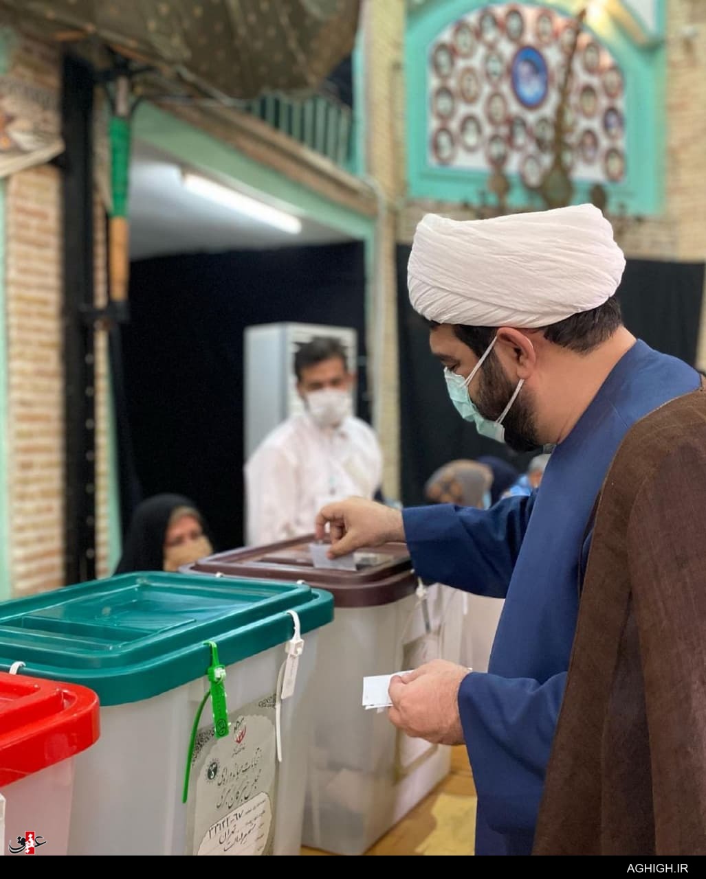 حضور مداحان و سخنرانان پای صندوق رأی+تصاویر