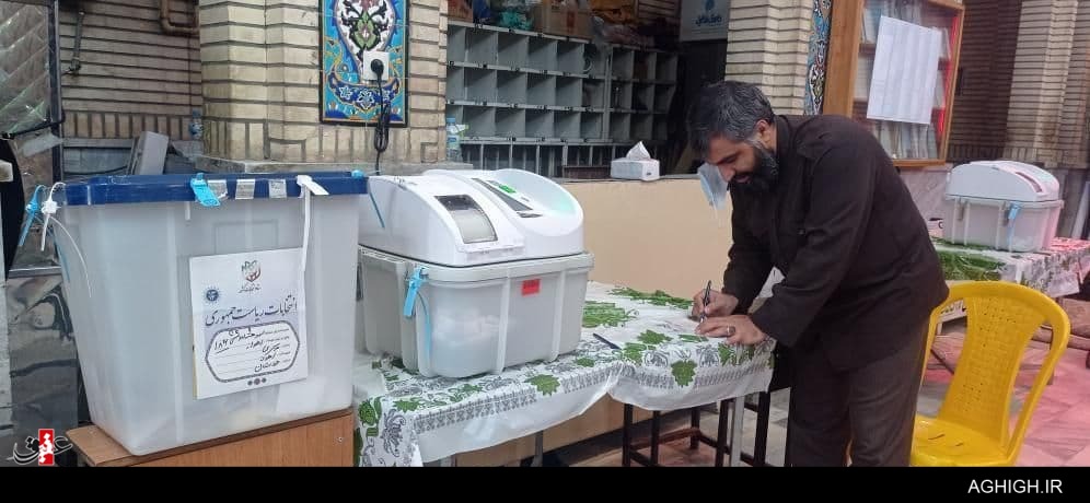 حضور مداحان و سخنرانان پای صندوق رأی+تصاویر