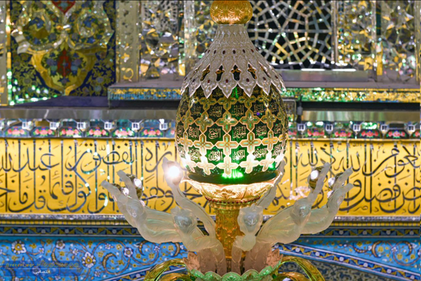 چلچراغ بالای ضریح امام رضا(ع) تعویض شد+عکس