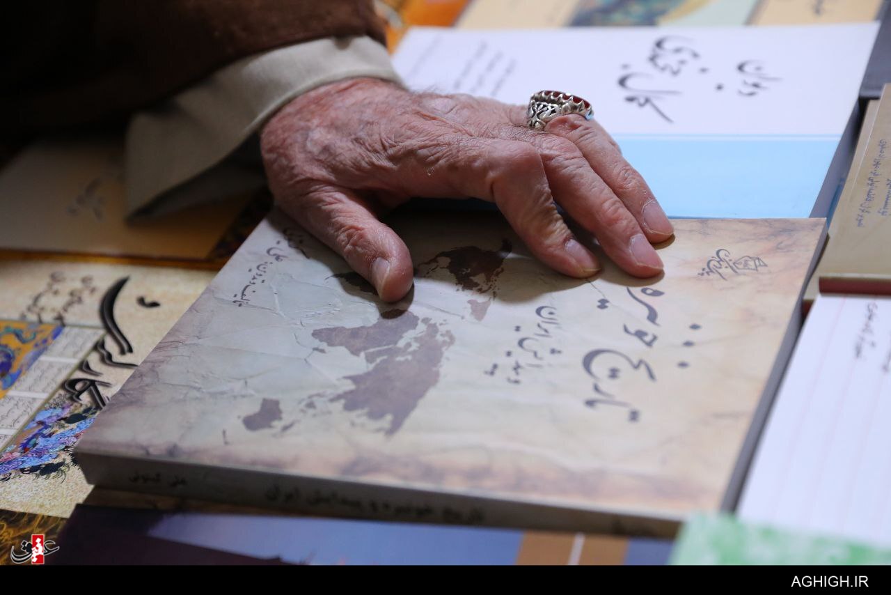 نقش نگین انگشتر رهبر انقلاب در نمایشگاه کتاب