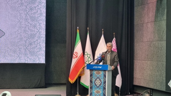 مداح باید با کتاب مأنوس باشد و اهل کتاب باشد مداح باید با کتاب مأنوس باشد و اهل کتاب باشد