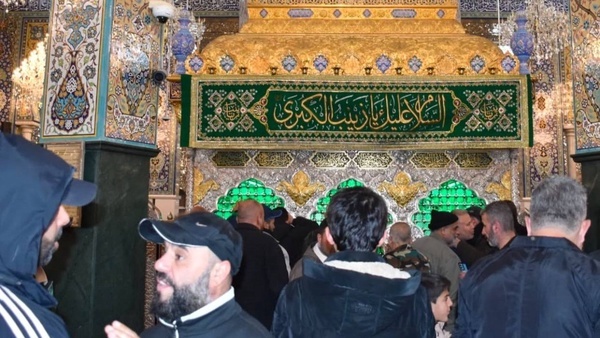 حرم حضرت زینب (س) مملو از جمعیت شد حرم حضرت زینب (س) مملو از جمعیت شد