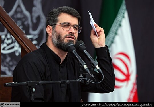 فیلم روضه‌خوانی و نوحه خوانی حاج میثم مطیعی در مراسم عزاداری دانشجویان در حسینیه امام خمینی(ره). ۱۴۰۴/۰۵/۲۳